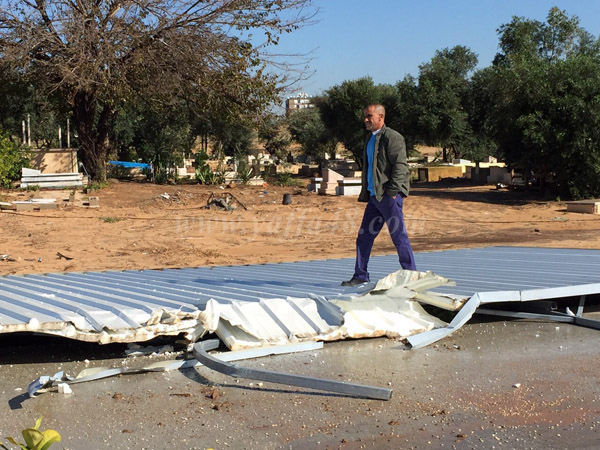 بالفيديو: جرافات البلدية الملعونة تقتحم مقبرة "طاسو" وتهدم المعرشات خلسةً 